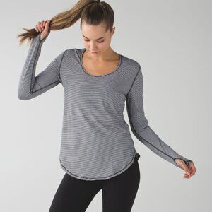 Lululemon Yogini 5 Year Long Sleeve Tee-Size 8-Tonka Stripe Black White